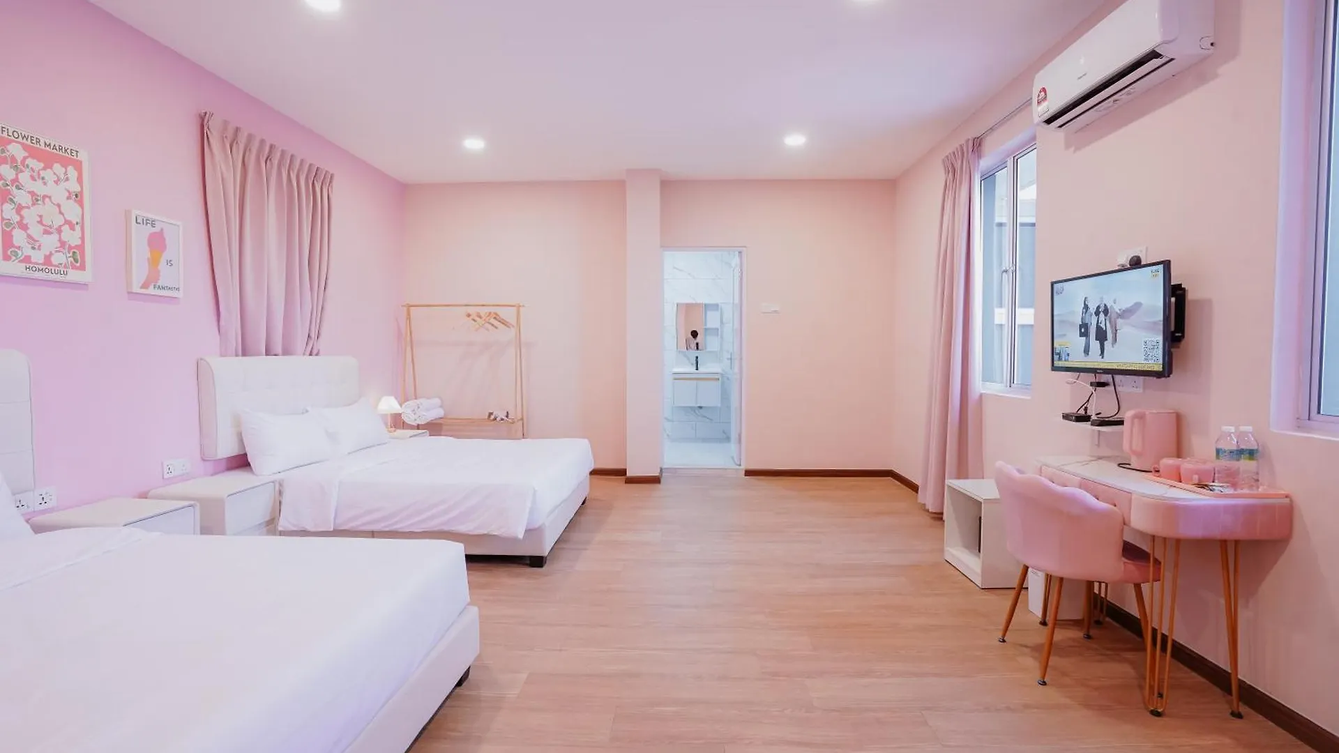 אכסניה ג'ורג' טאון Pink Cabana Hotel