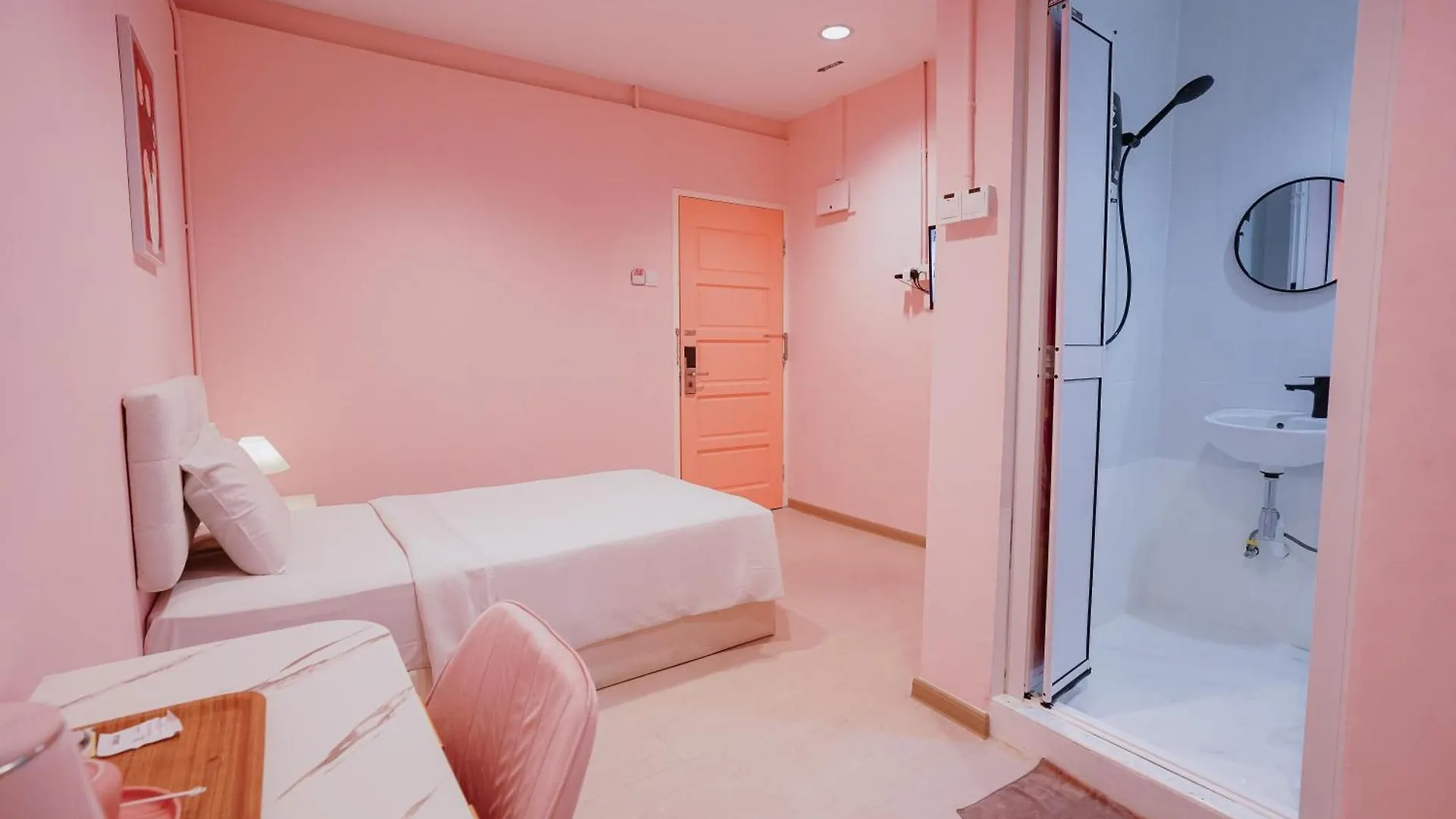 ג'ורג' טאון Pink Cabana Hotel ג'ורג' טאון