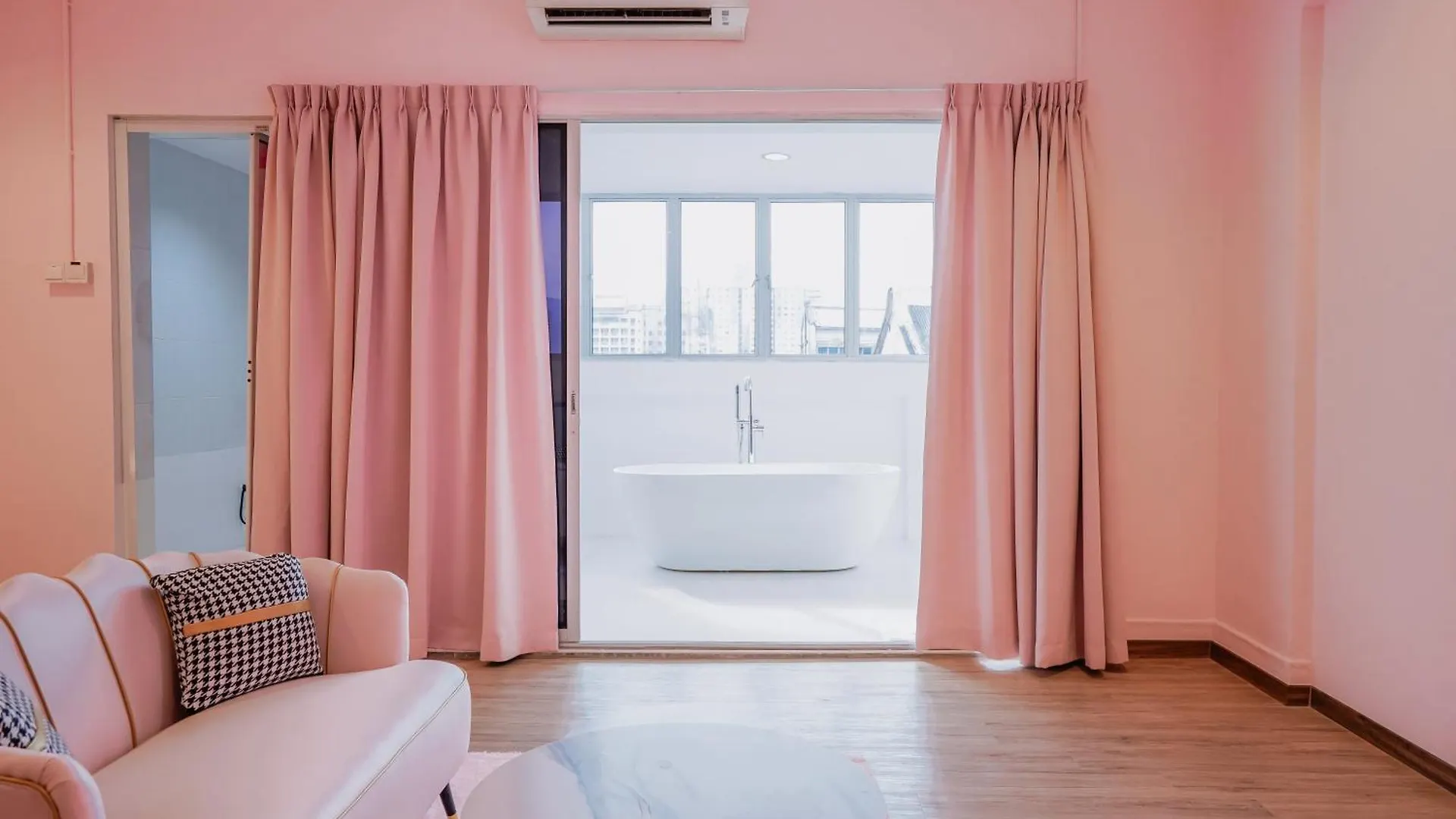 ג'ורג' טאון Pink Cabana Hotel 0*, ג'ורג' טאון מלזיה